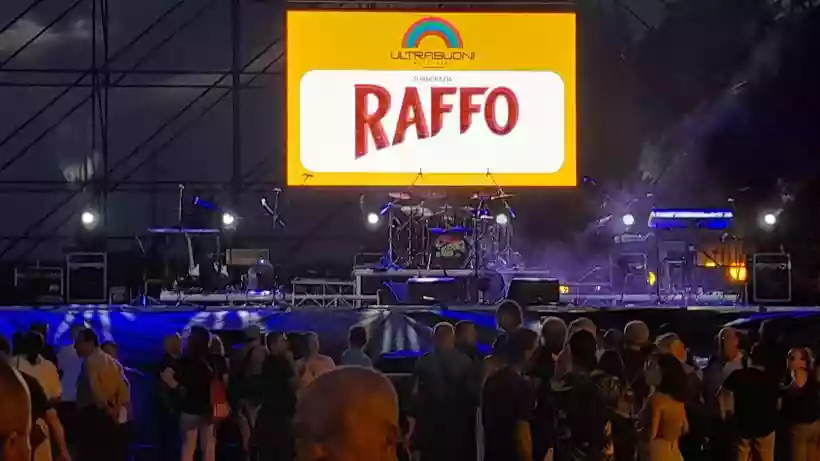 Ingrandisci questa immagine
