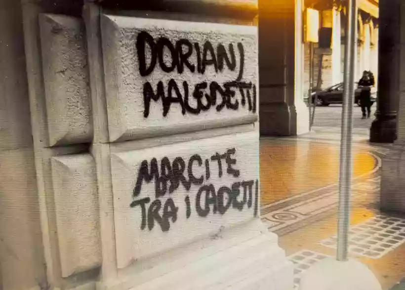 Ingrandisci questa immagine